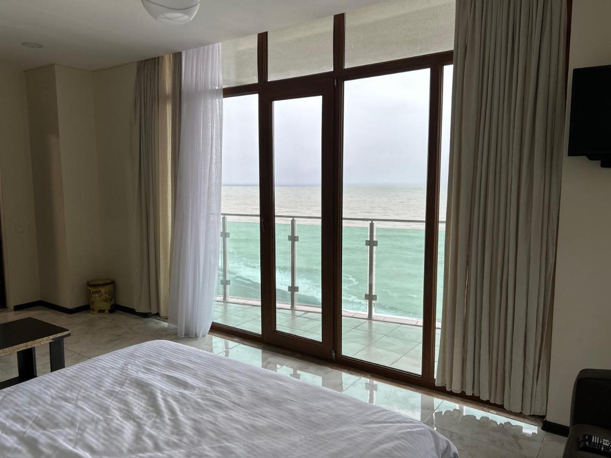 Zeyton Hotell Batumi Exteriör bild